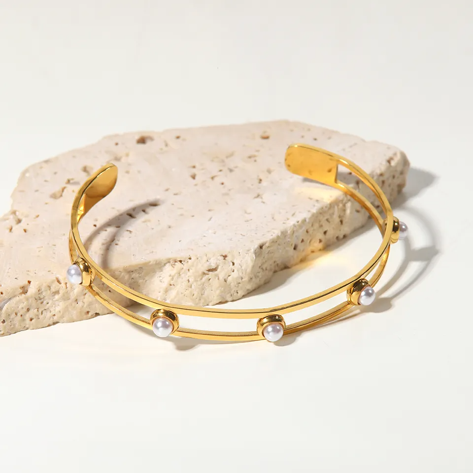 Magalie Bangle