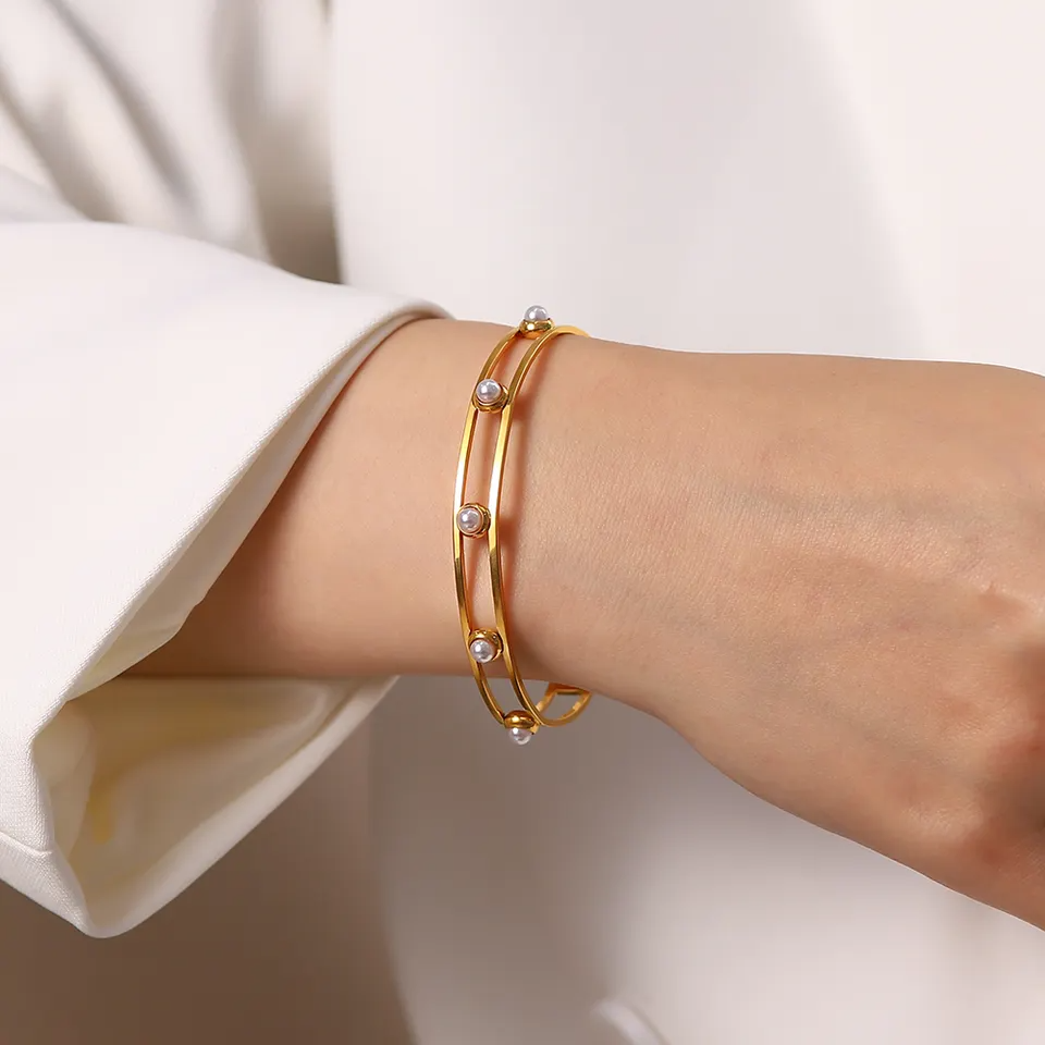 Magalie Bangle