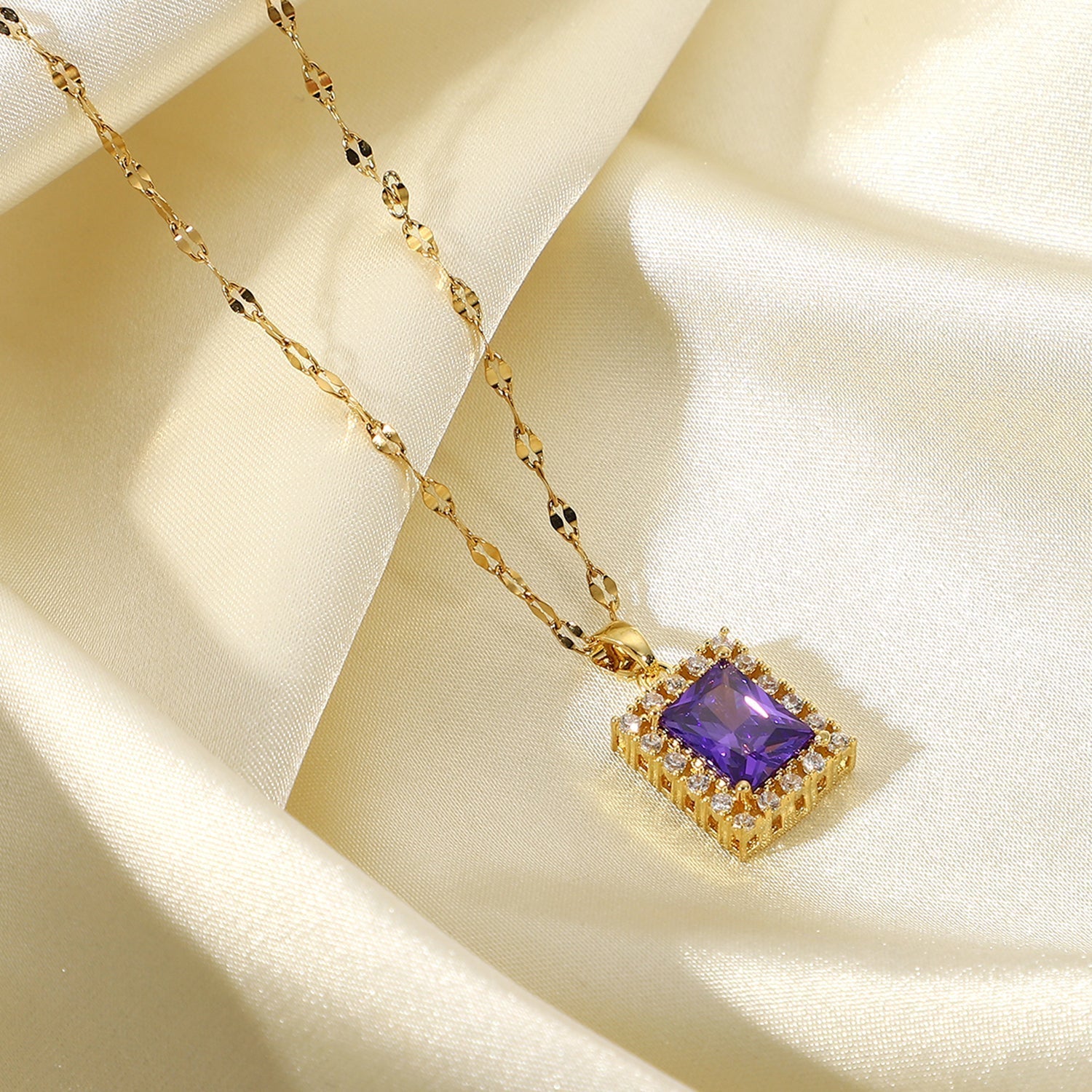 Fyrkantig Violett Cubic Zircon Halsband