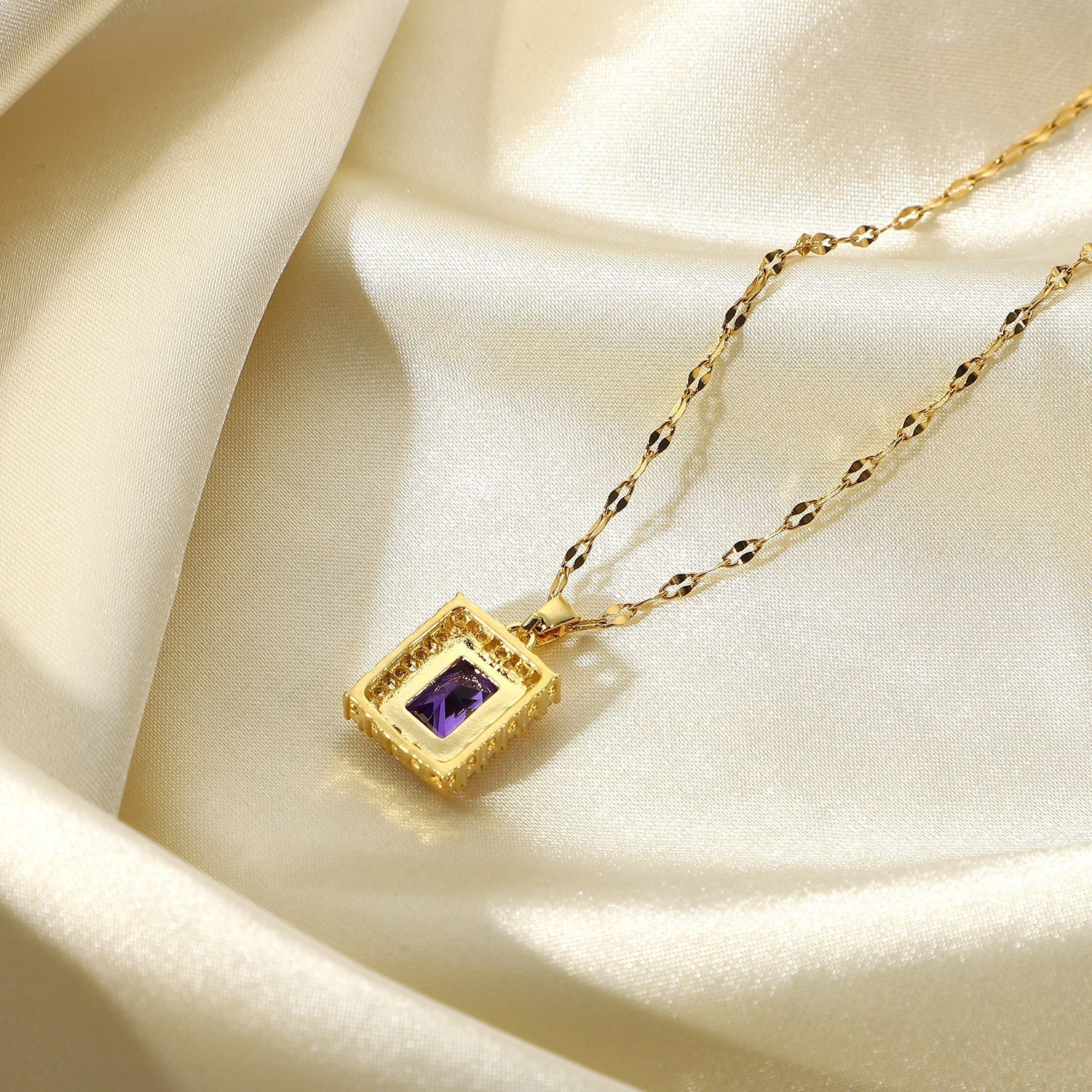 Fyrkantig Violett Cubic Zircon Halsband