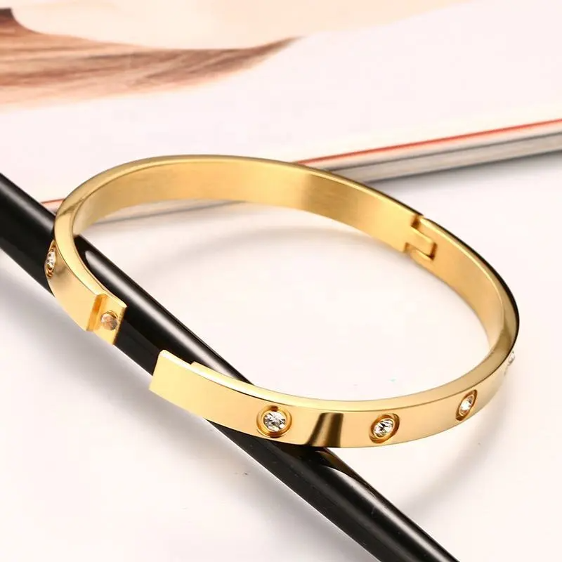 Roxane  Bangle