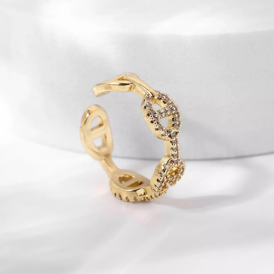 Leya Chain Ring